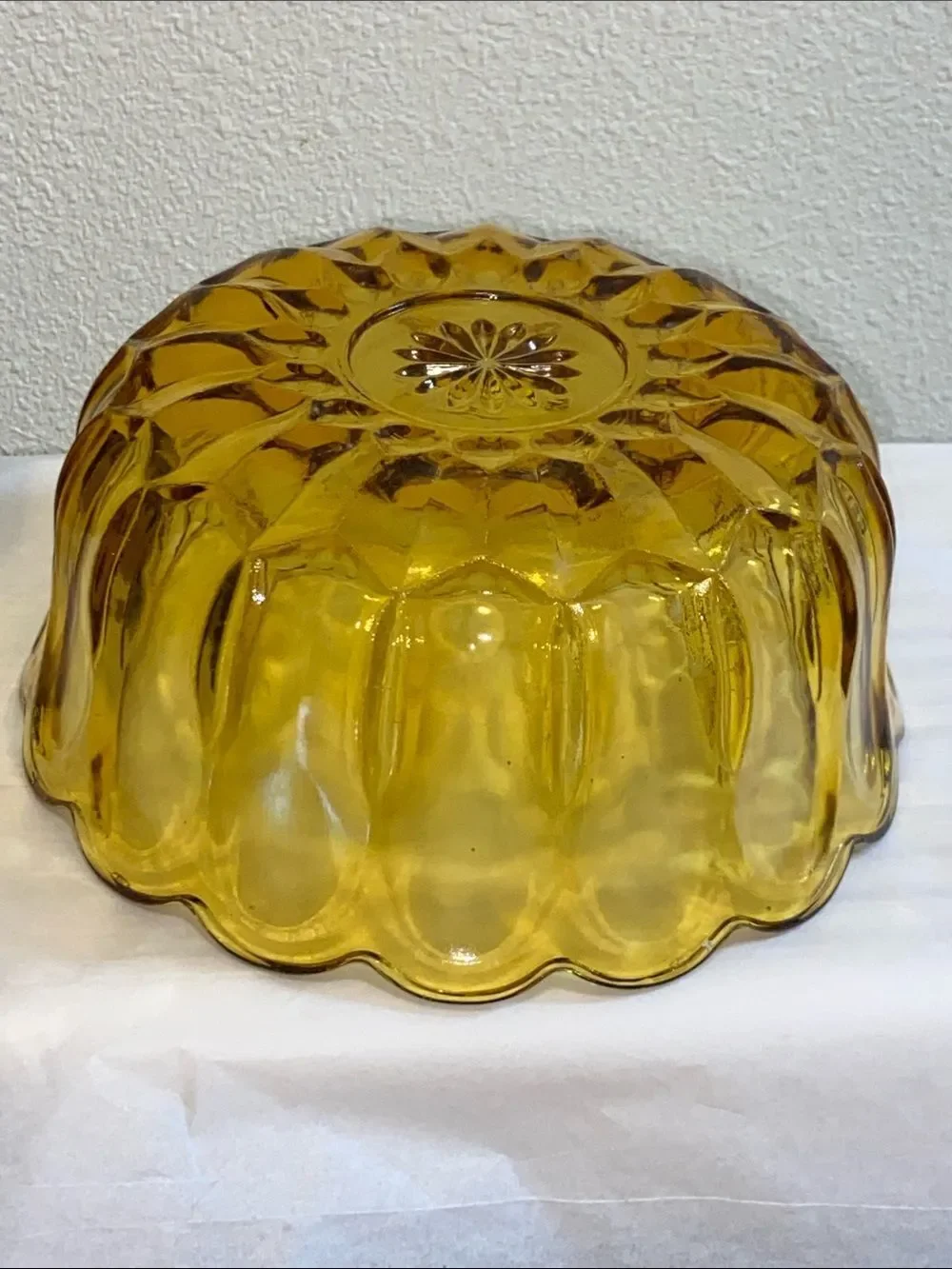 Scalloped Amber Glass Serving Bowl - Elegant Honey Amber Finish